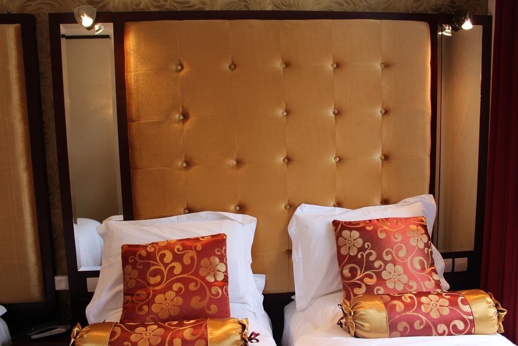 Hotel Des Buttes Chaumont Párizs Szoba fotó